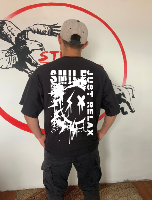 CAMISETA OVERSIZE GRAMAJE 180 (SMILE JUST)