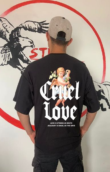 CAMISETA OVERSIZE GRAMAJE 260 (cruel love)